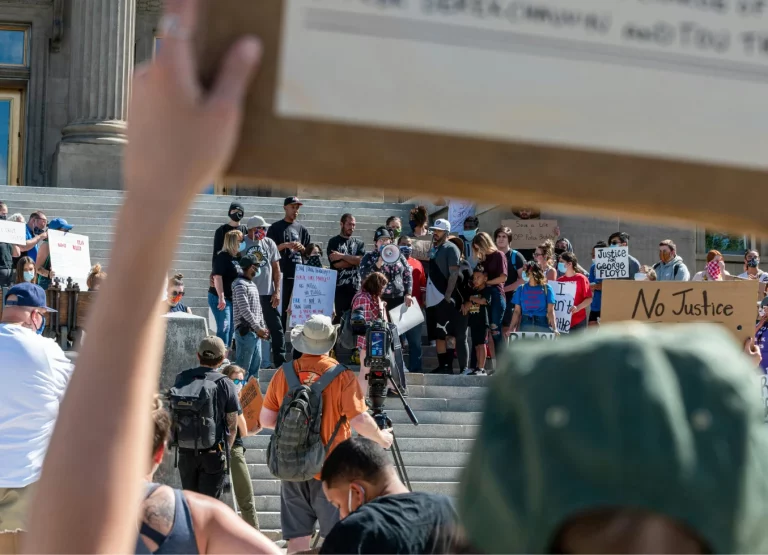 The Art of Hosting: Planning the Perfect Dinner Party